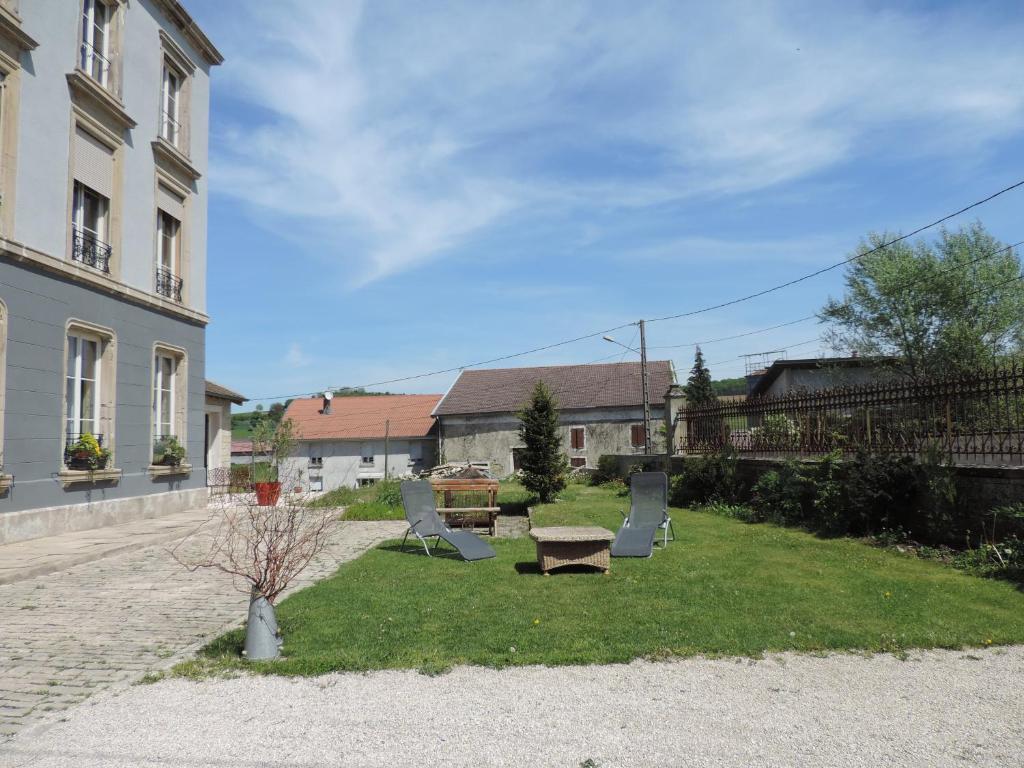 Le Jardin Des Lys Bed & Breakfast Gemmelaincourt ภายนอก รูปภาพ